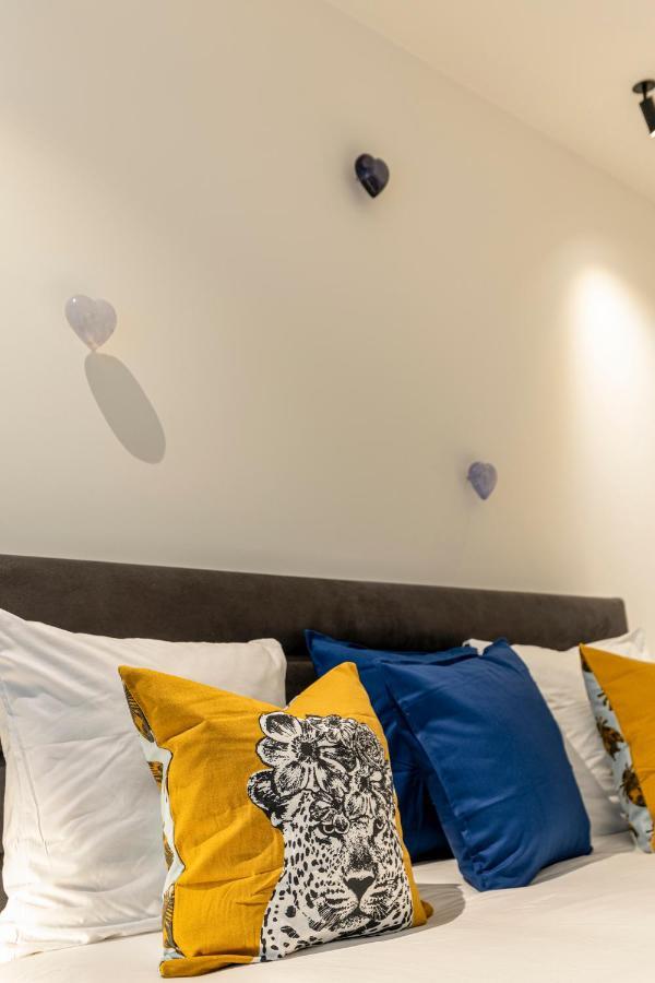 Vrijdagmarkt By Lit D'Art Apartment Antwerpen Bagian luar foto